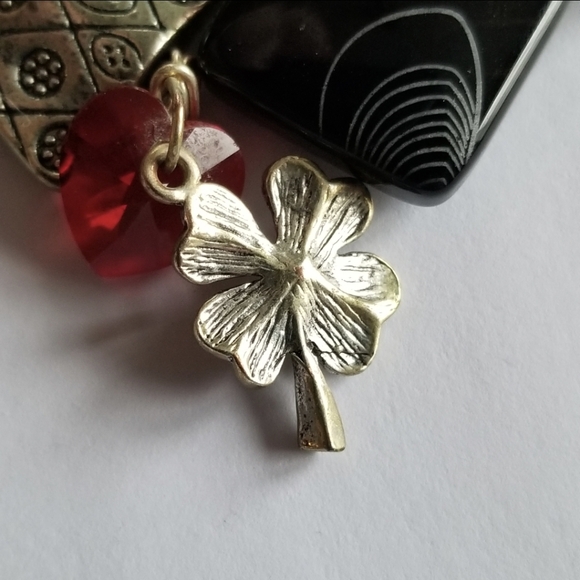 Handmade bracelet black silver red bead beaded shamrock 4 leaf clover - Picture 5 of 14